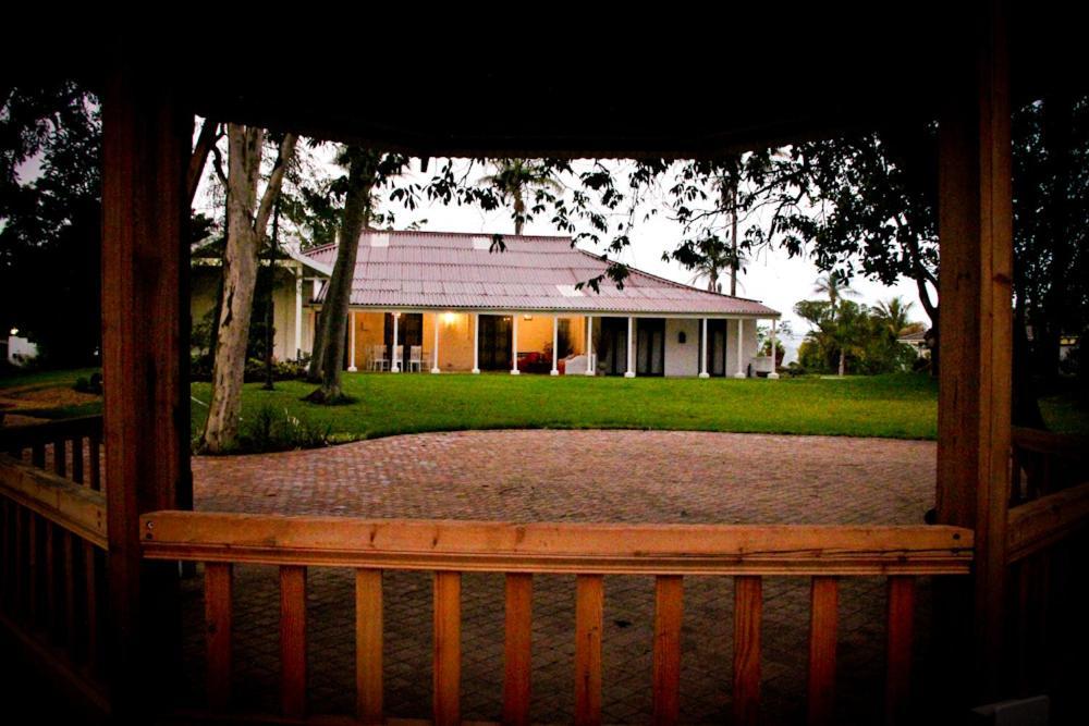 ホテル De Charmoy Estate Verulam エクステリア 写真